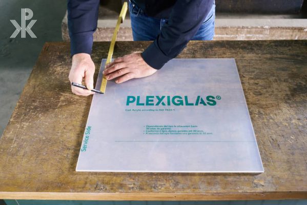 آموزش برش ورق آکریلیک در سایت پکیلون